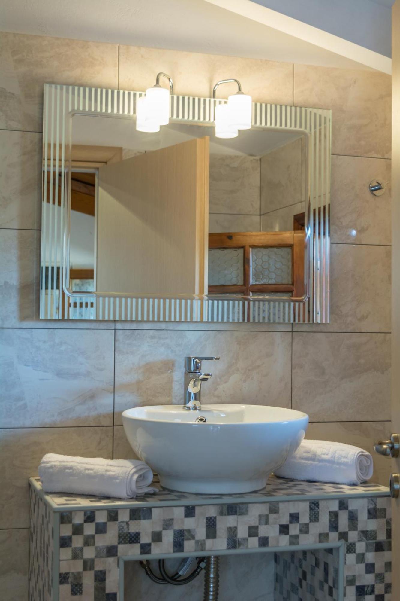 Shine Apartment
